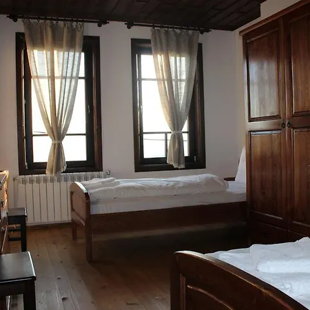 Delchevata Kushta V Leshten